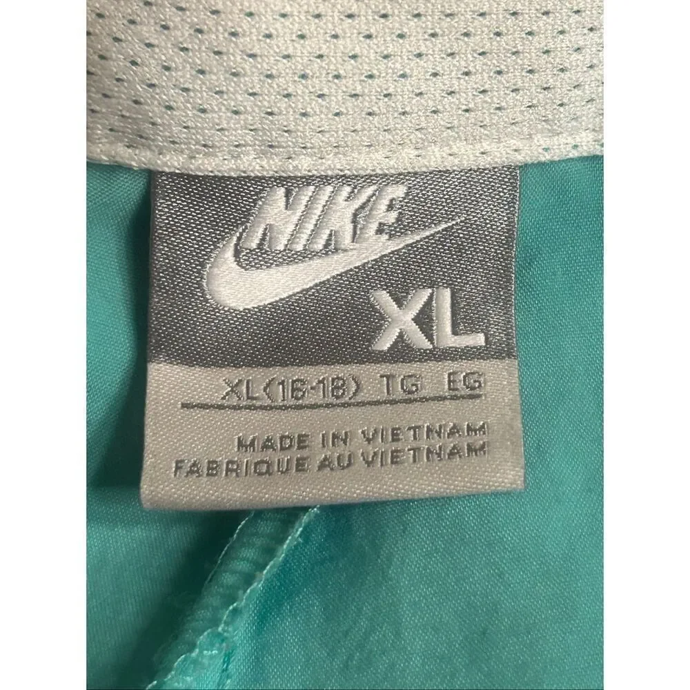 Vintage Nike Women’s Mint Capris Skimmer Pants Size XL (5895)